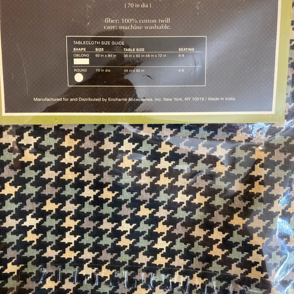 NWTS ROUND TABLECLOTH 70’ - Picture 3 of 5